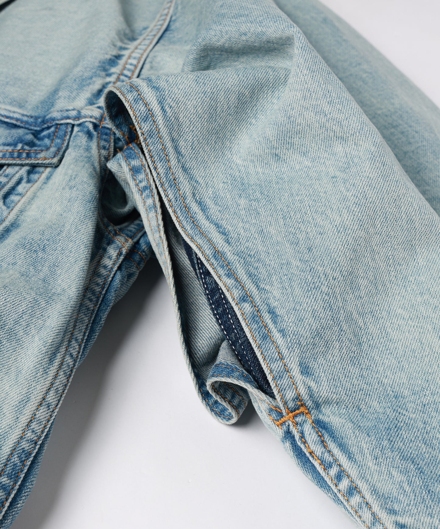 TWO-IN-ONE DENIM JACKET
