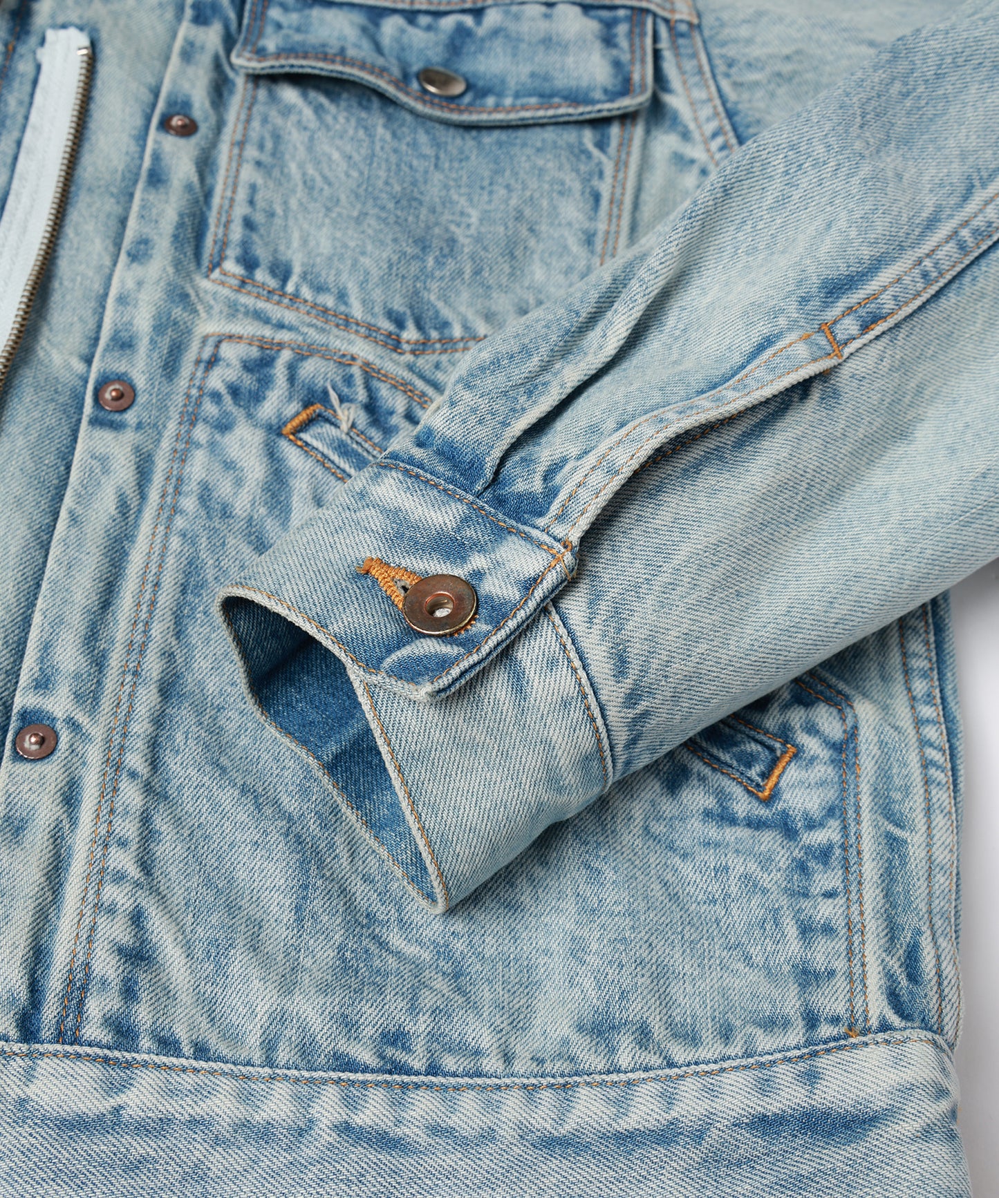 TWO-IN-ONE DENIM JACKET