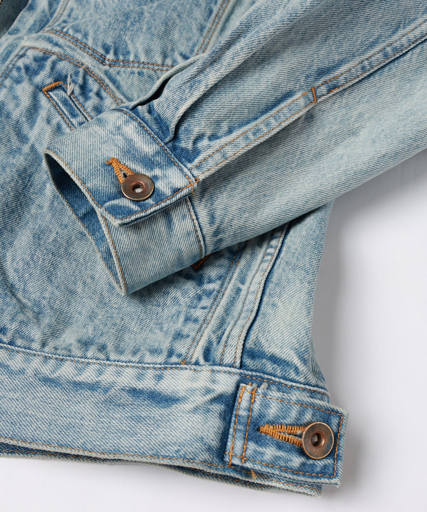 TWO-IN-ONE DENIM JACKET