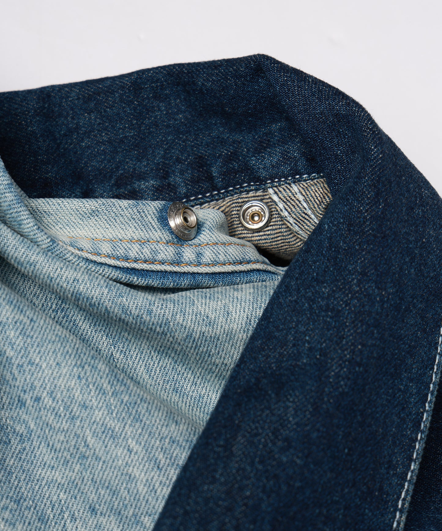 TWO-IN-ONE DENIM JACKET
