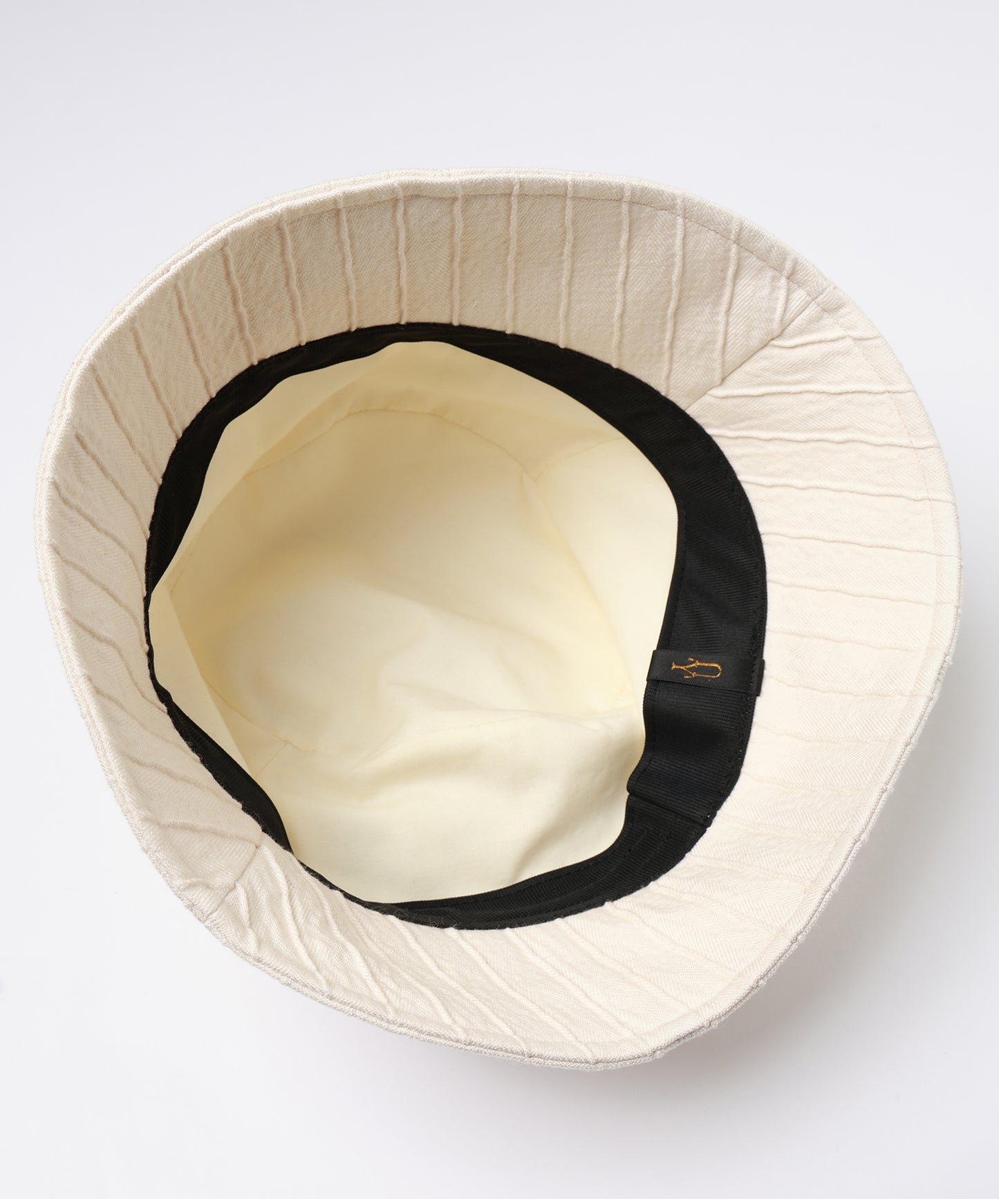 s/c cloche hat