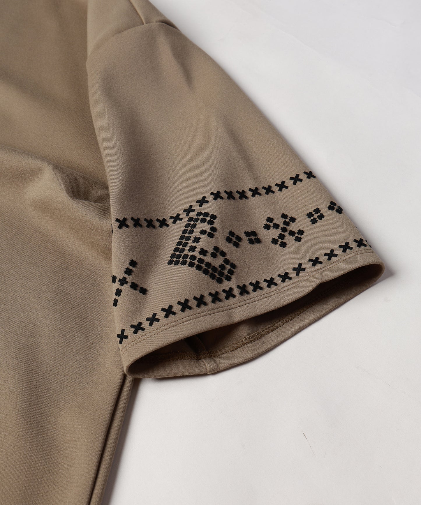 CROSS BONDING T-SHIRT