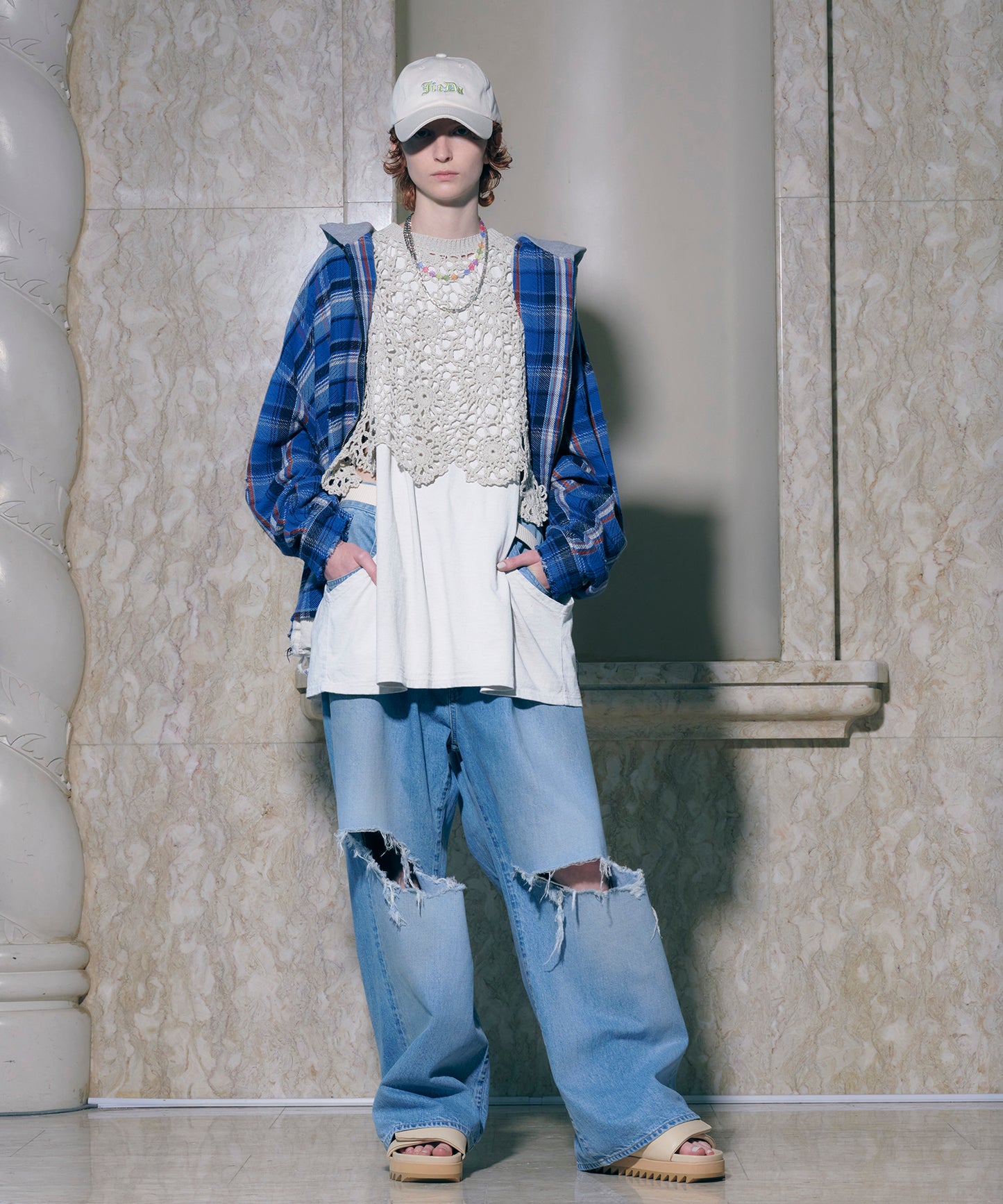 DAMAGE ONE TUCK WIDE STRAIGHT DENIM