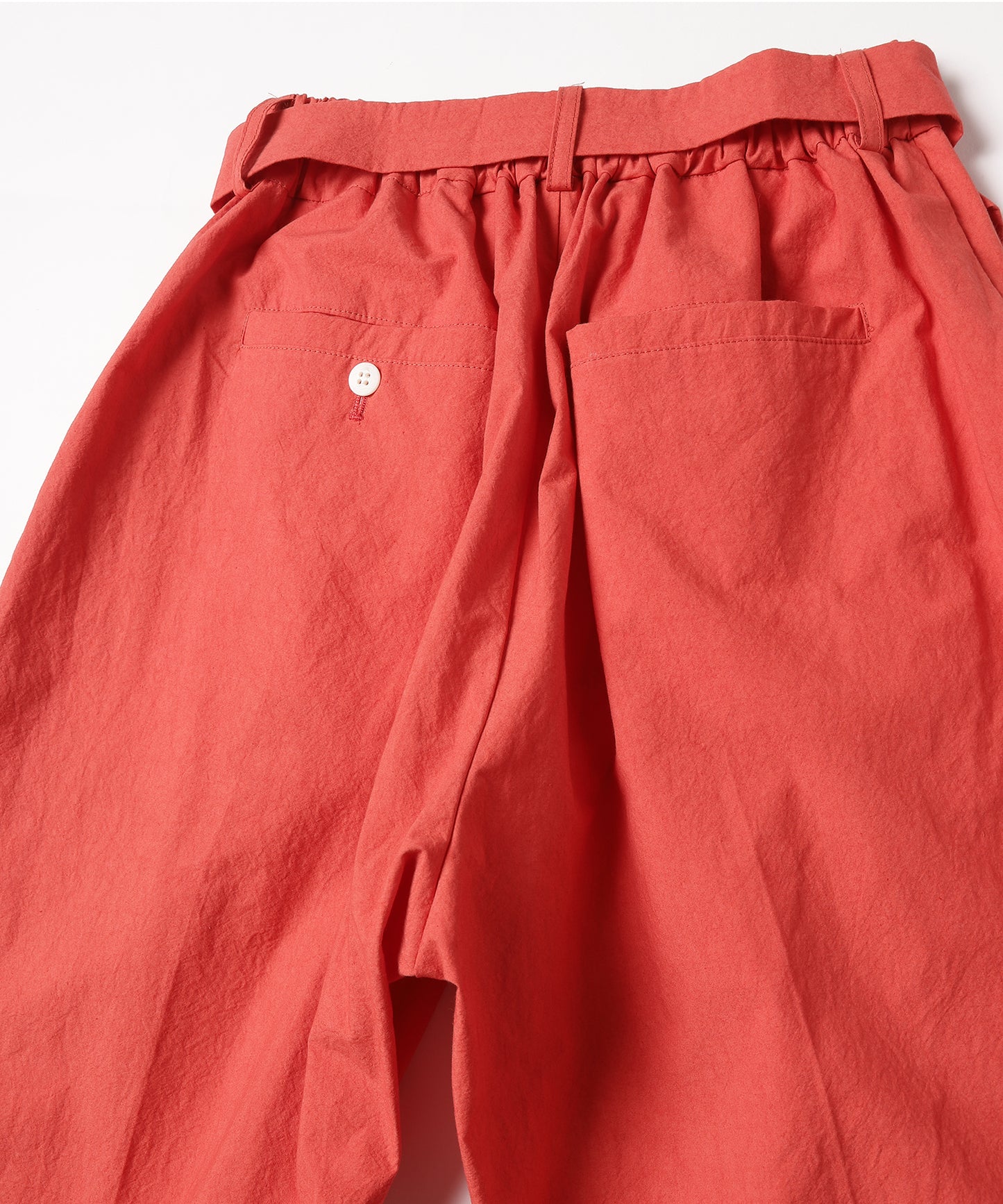 dump two-tuck slacks with belt