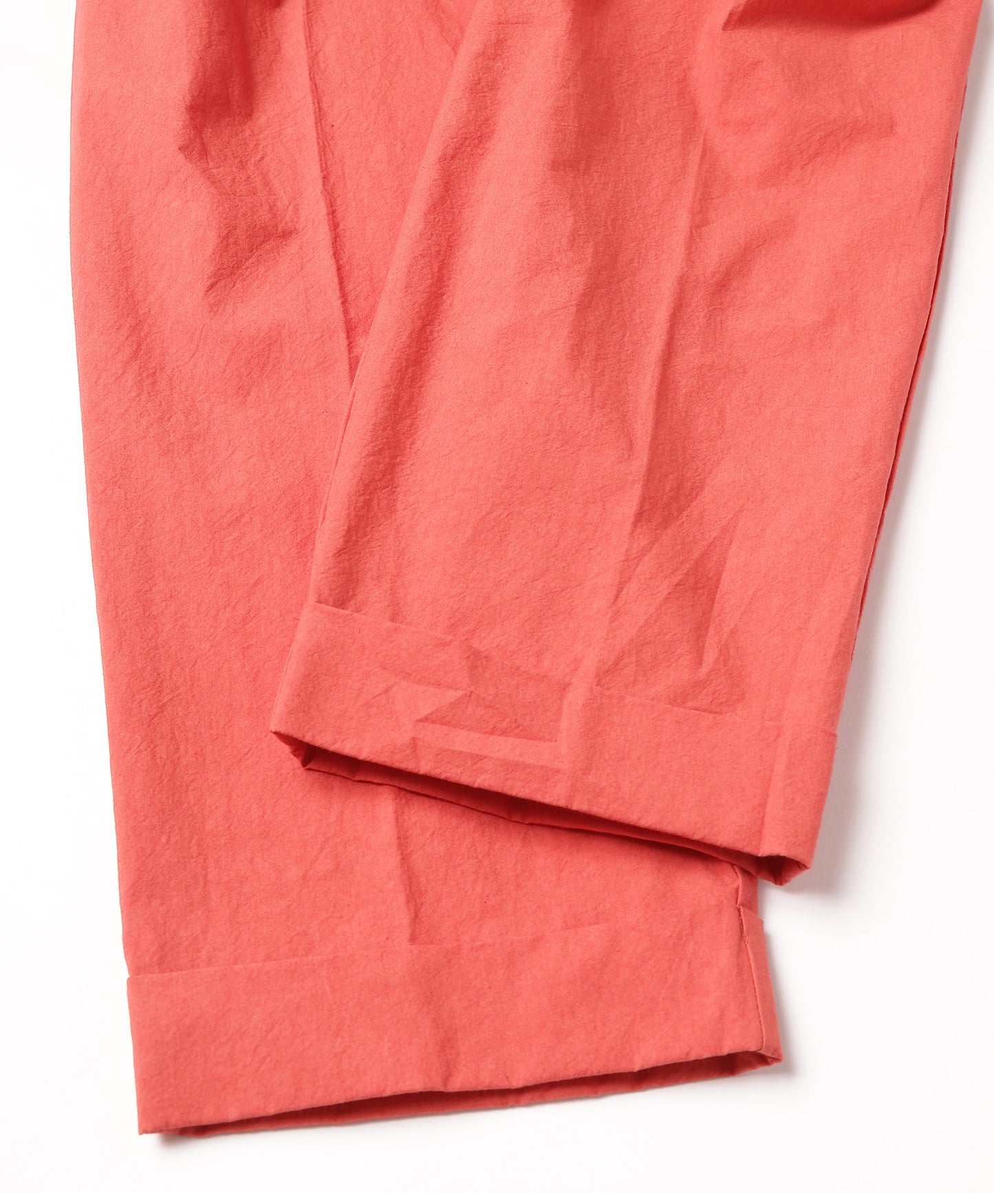 dump two-tuck slacks with belt