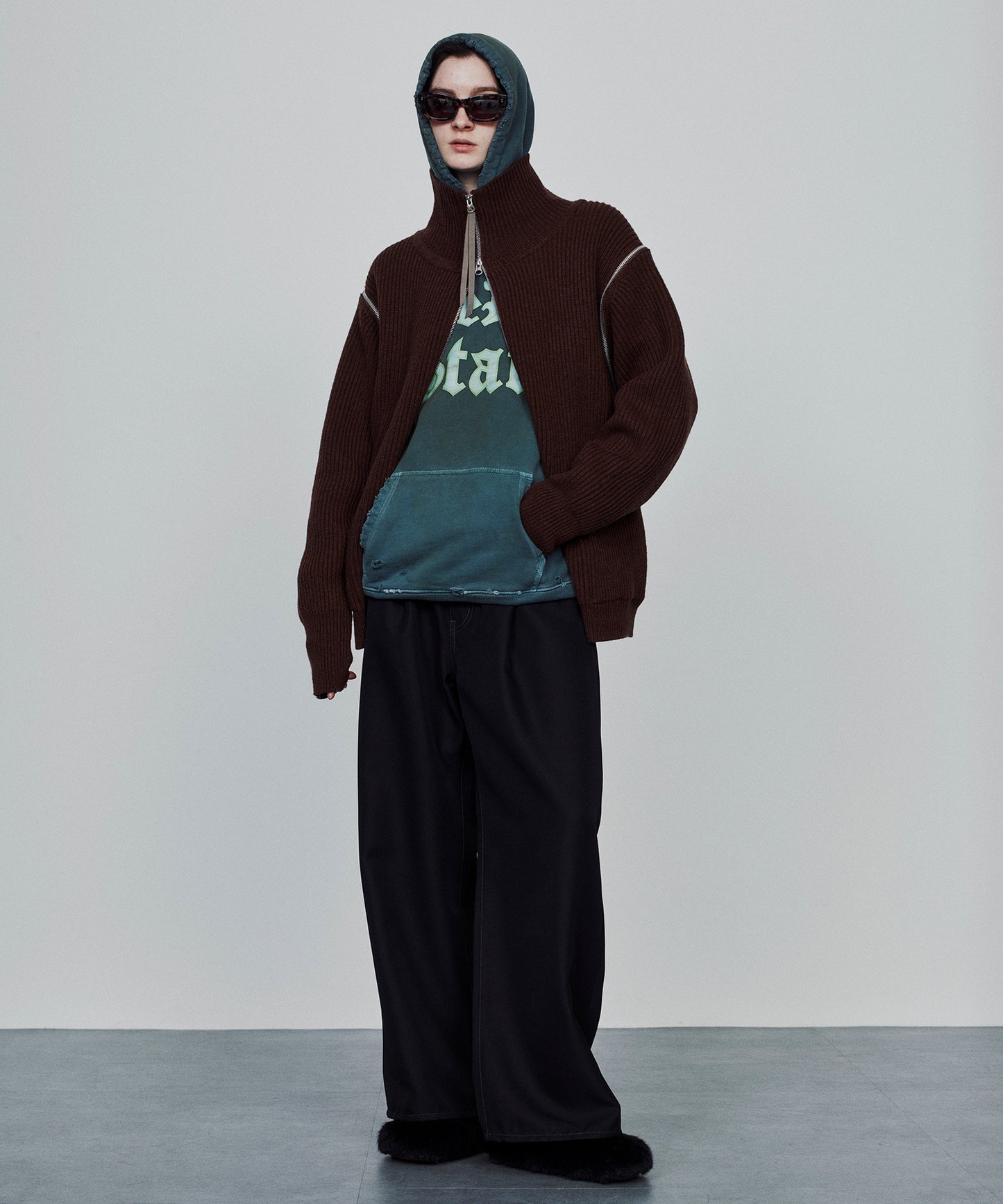 WIDE ONE TUCK STRAIGHT PANTS