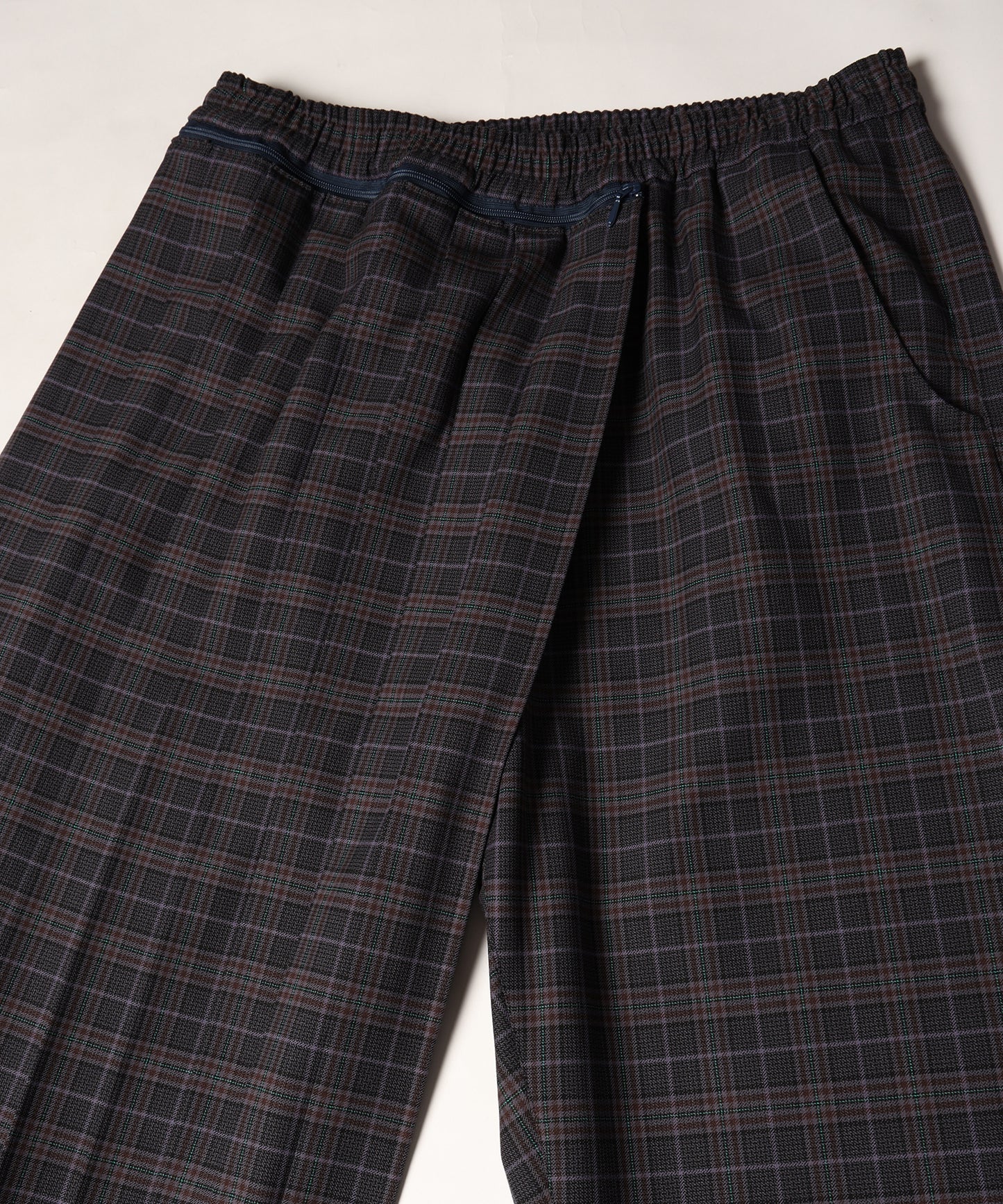 Checked Exchange Pleats Pants