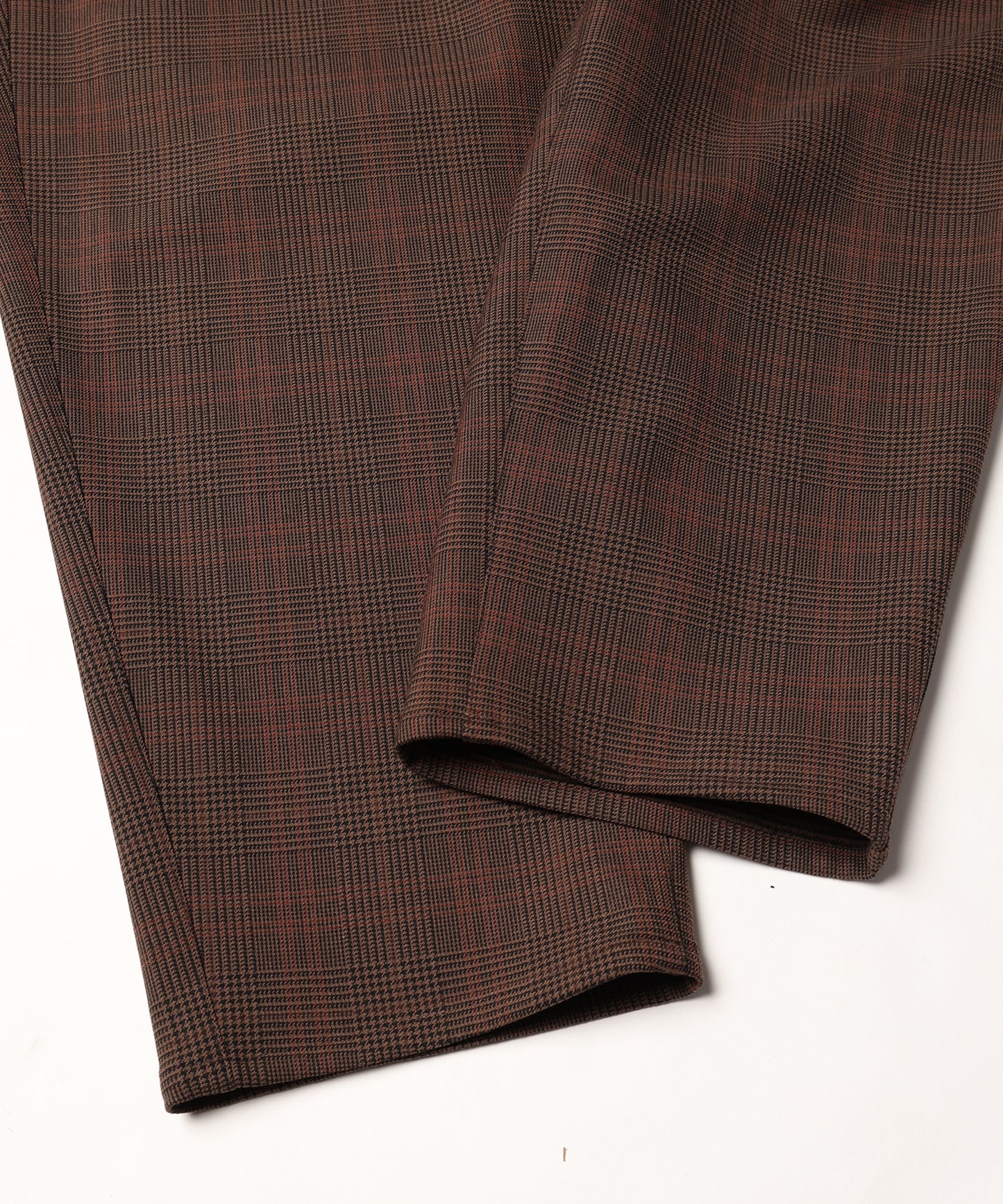 Checked Exchange Pleats Pants