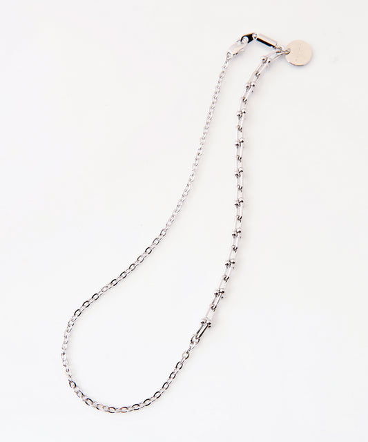 SWITCHING NECKLACE