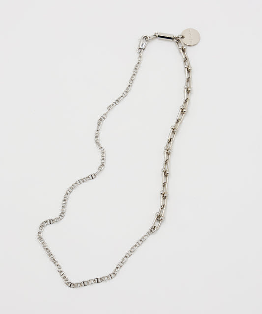 SWITCHING NECKLACE