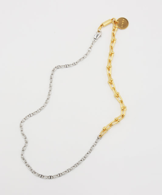 SWITCHING NECKLACE