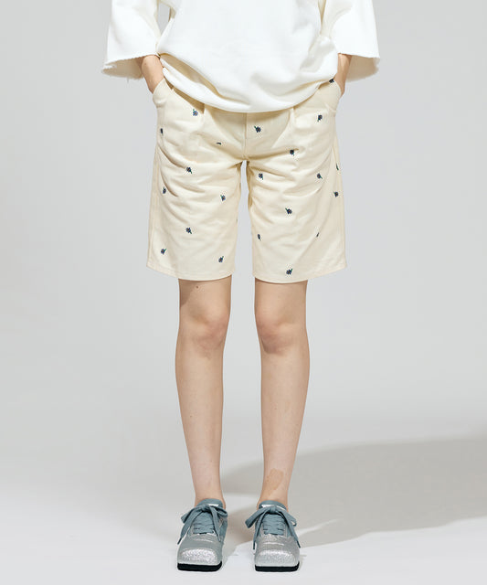 FLOWER EMBROIDERY TUCK SHORTS( feat.UNIVERSALOVERALL)