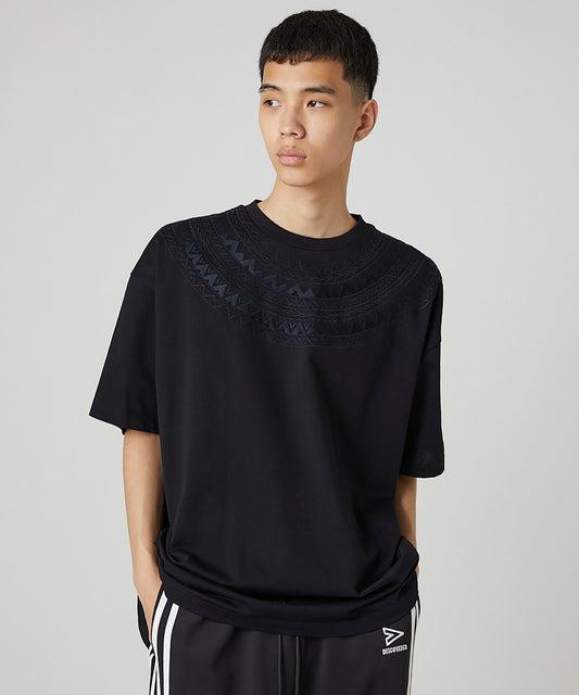 CIRCLE STITCH TEE