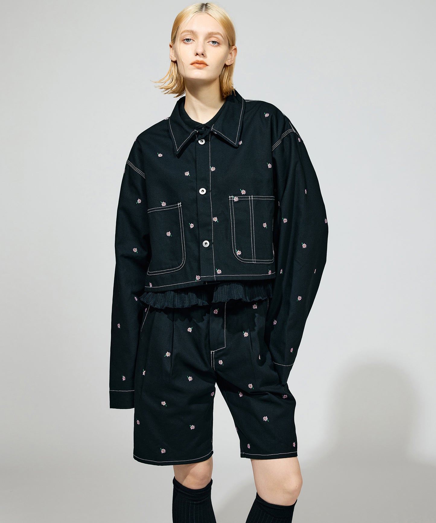 FLOWER EMBROIDERY SHORT COVERALL ( feat.UNIVERSALOVERALL)