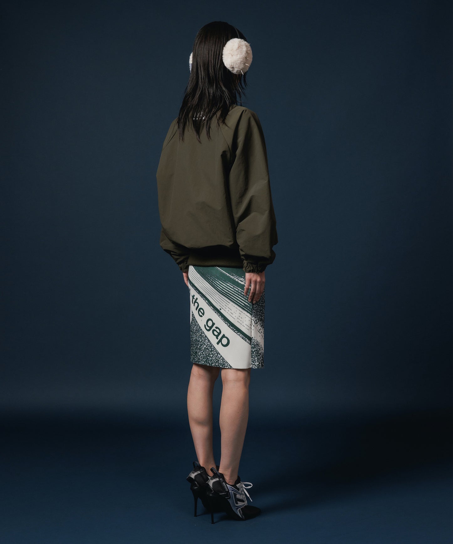 REVERSIBLE SWITCHING BLOUSON & SCARF