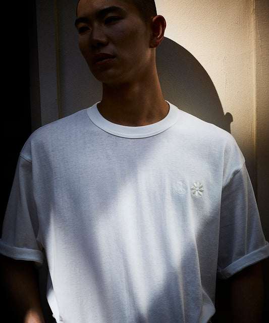 HOLO MARKET × PEACE DENIM STAFF TEE