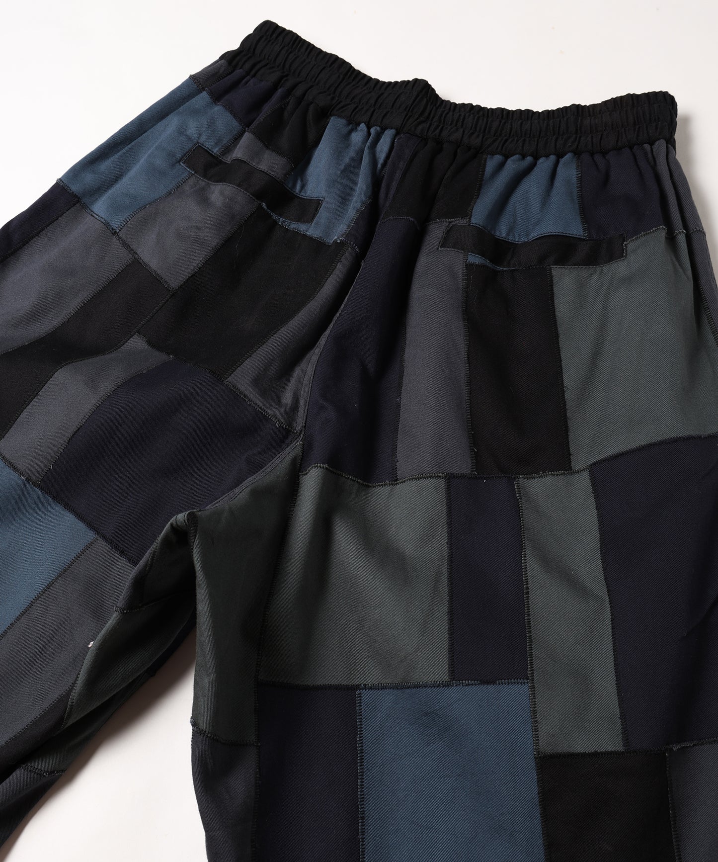 LOOSE STITCH PATCHWORK SHORT PANTS　