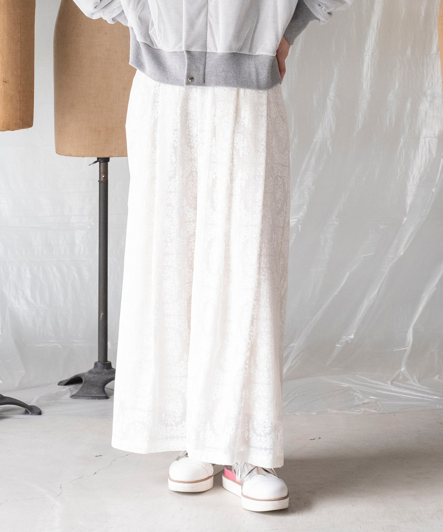 FROST FLOWER TUCK PANTS / フロストフラワータックパンツ