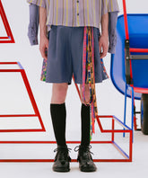 ブルー
