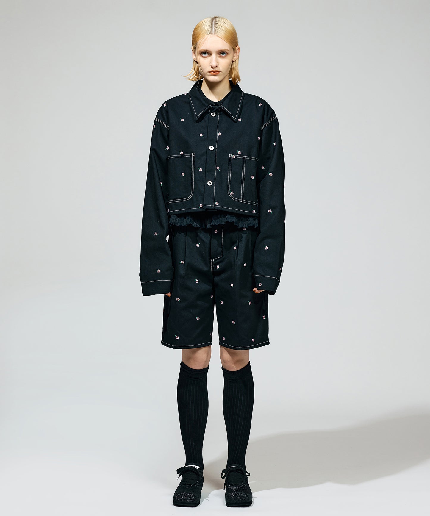 FLOWER EMBROIDERY SHORT COVERALL ( feat.UNIVERSALOVERALL)