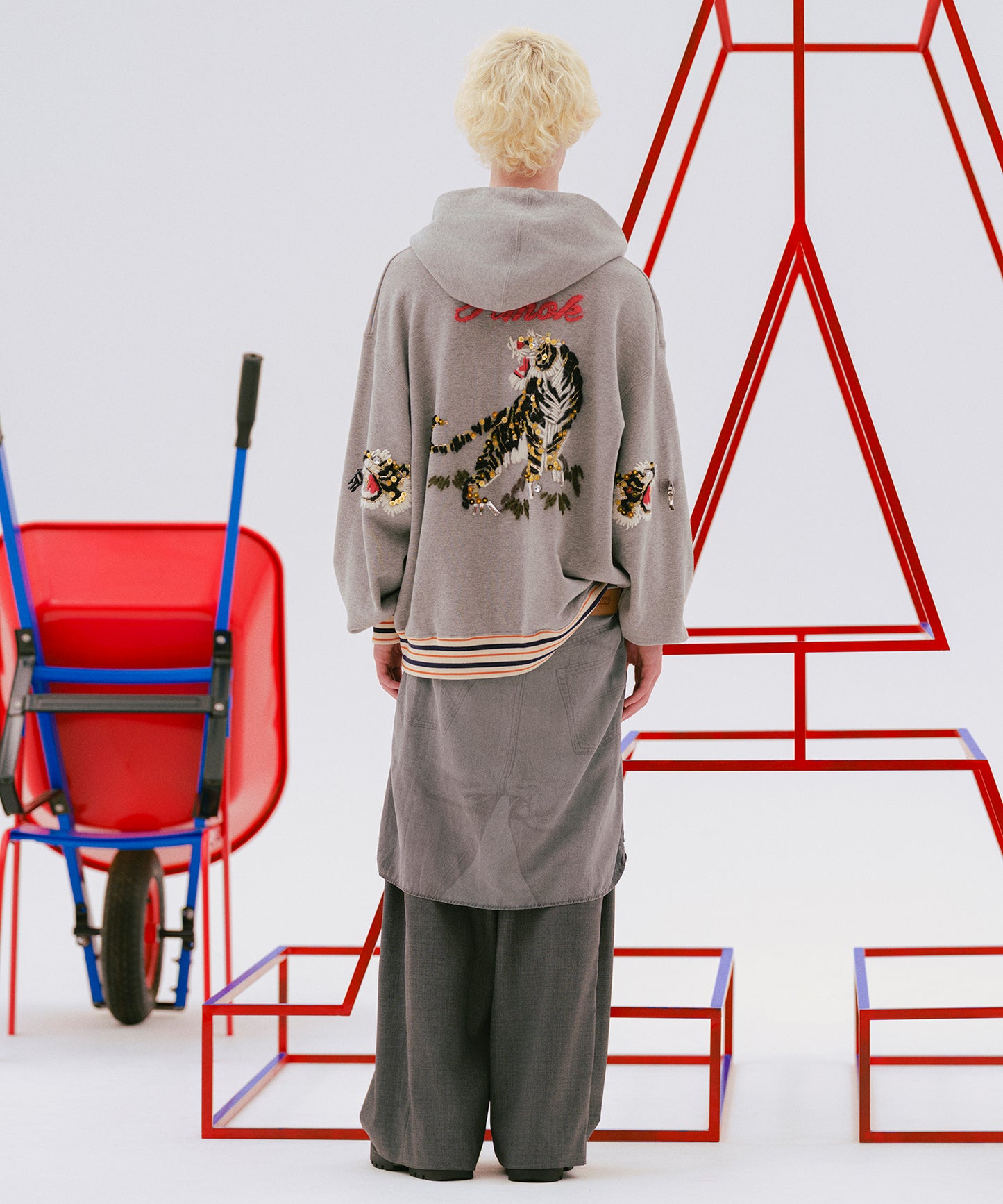 NECKCLOTH SWEATSHIRT