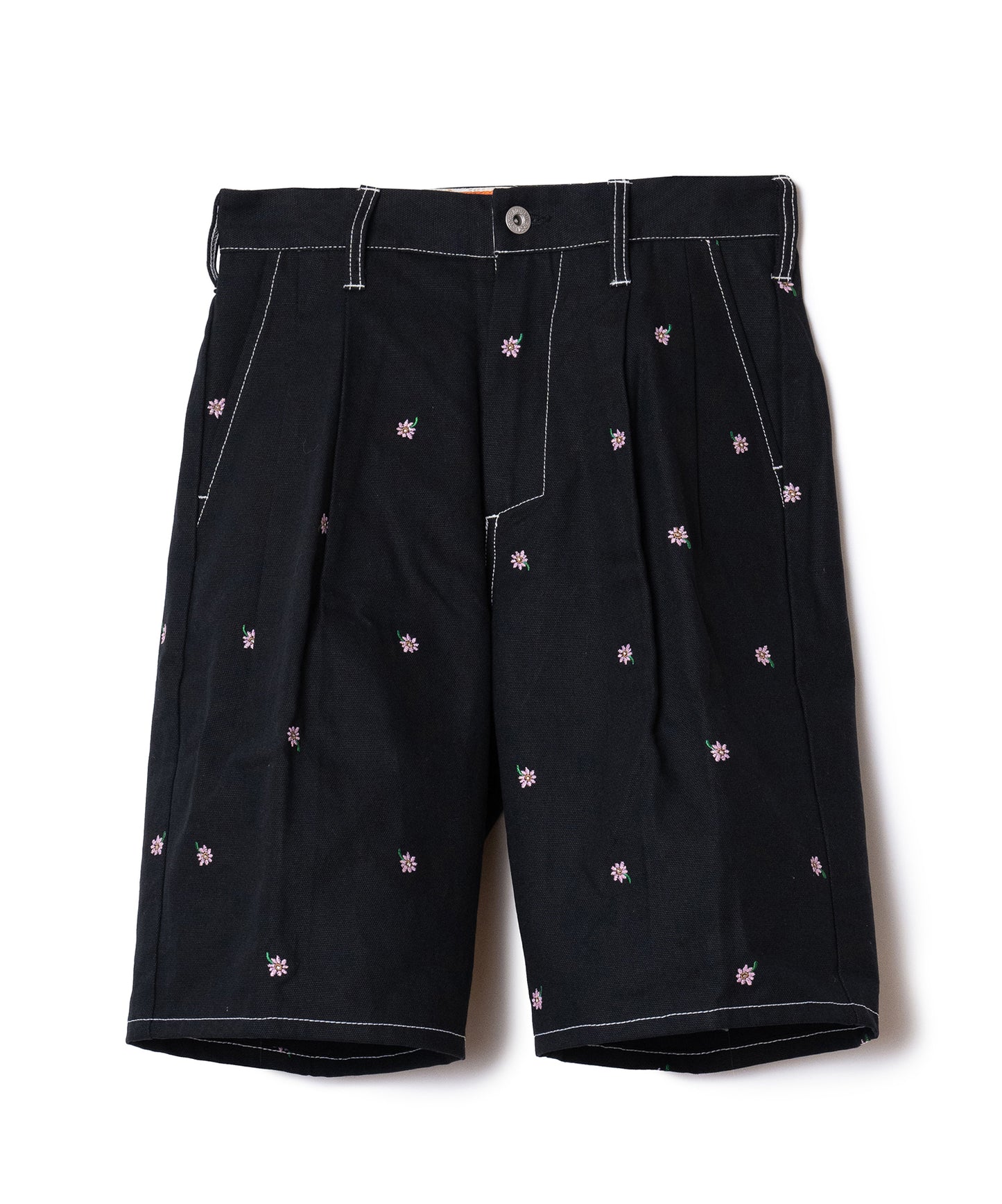 FLOWER EMBROIDERY TUCK SHORTS( feat.UNIVERSALOVERALL)