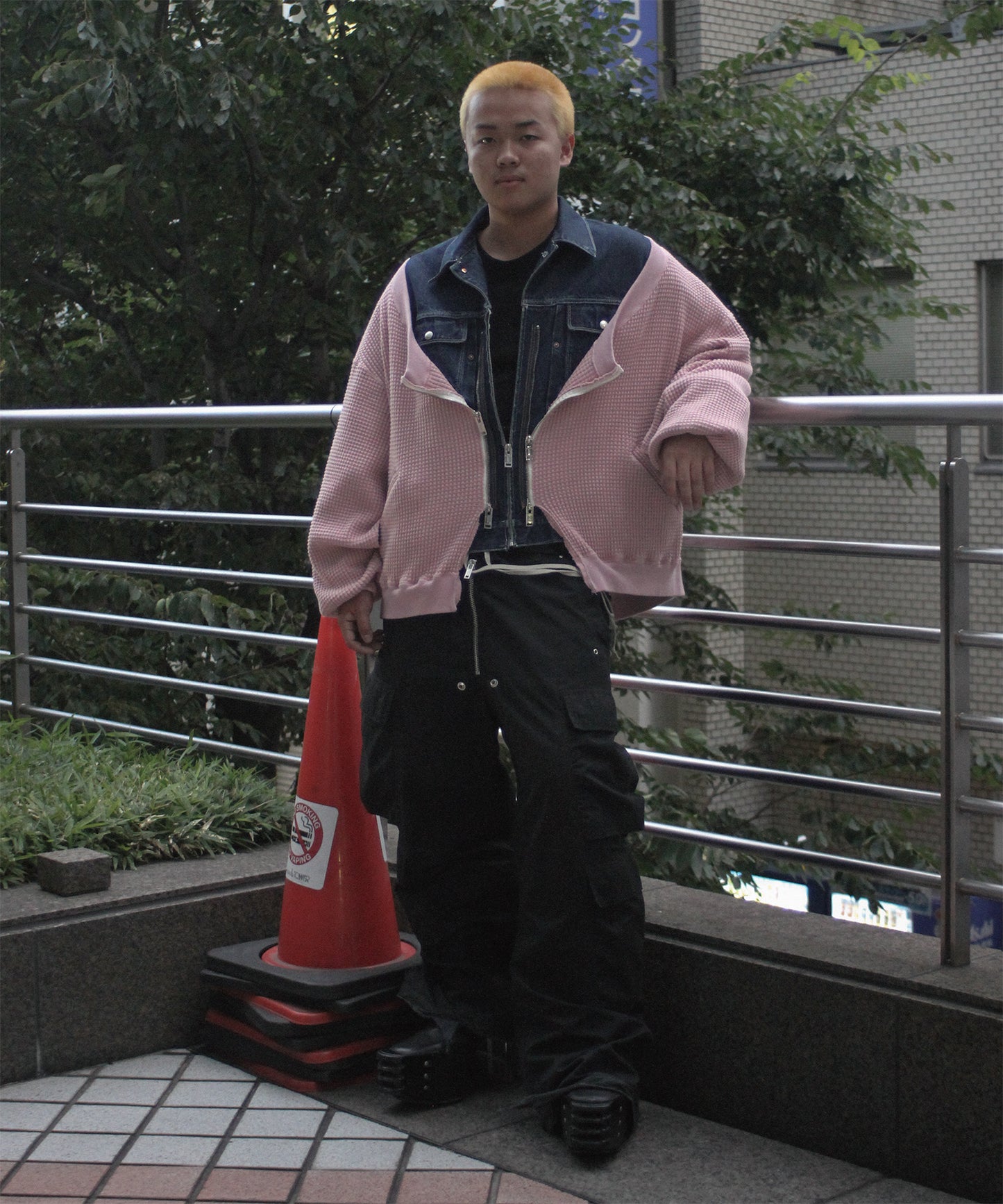 TWO-IN-ONE DENIM JACKET