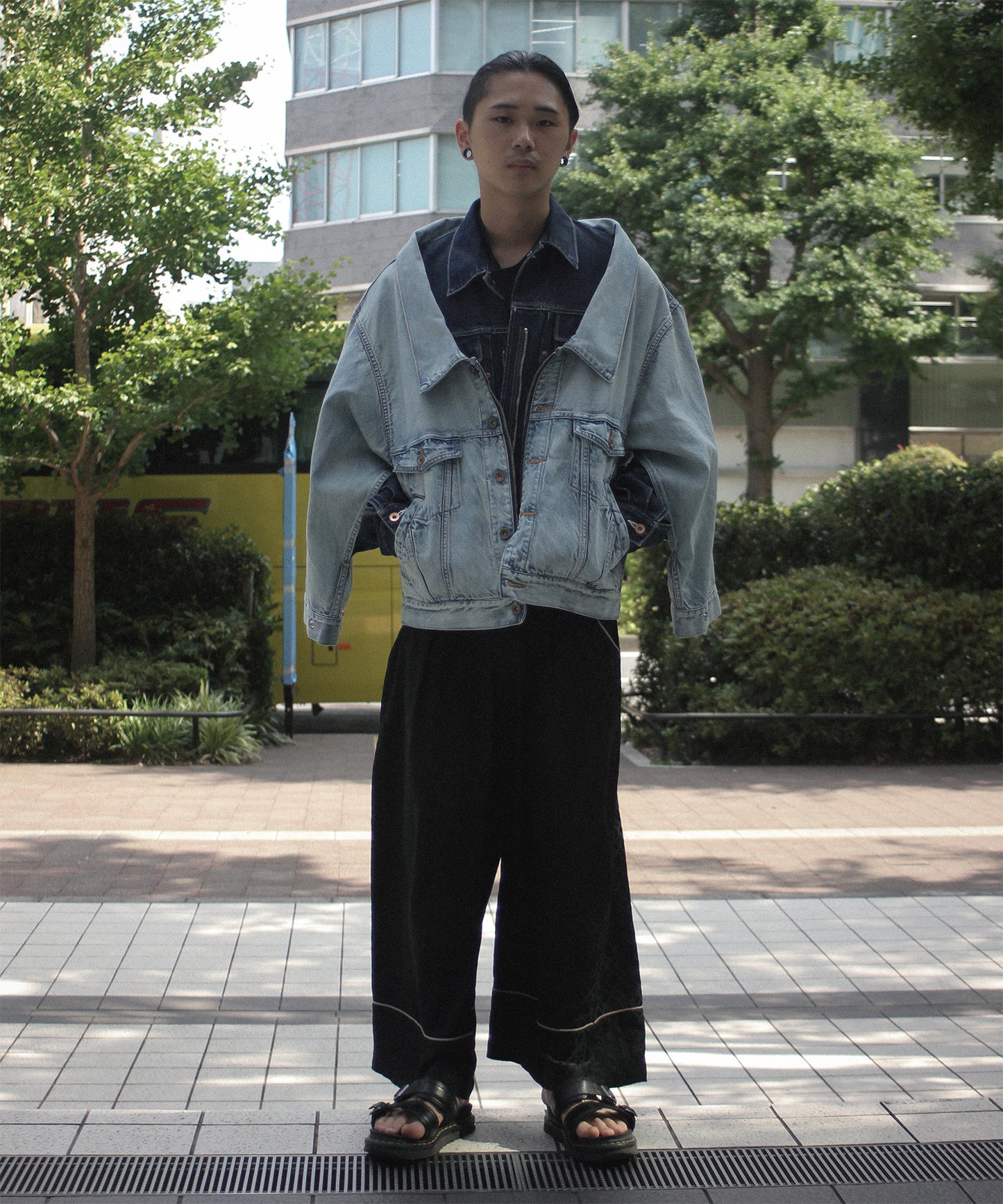 TWO-IN-ONE DENIM JACKET