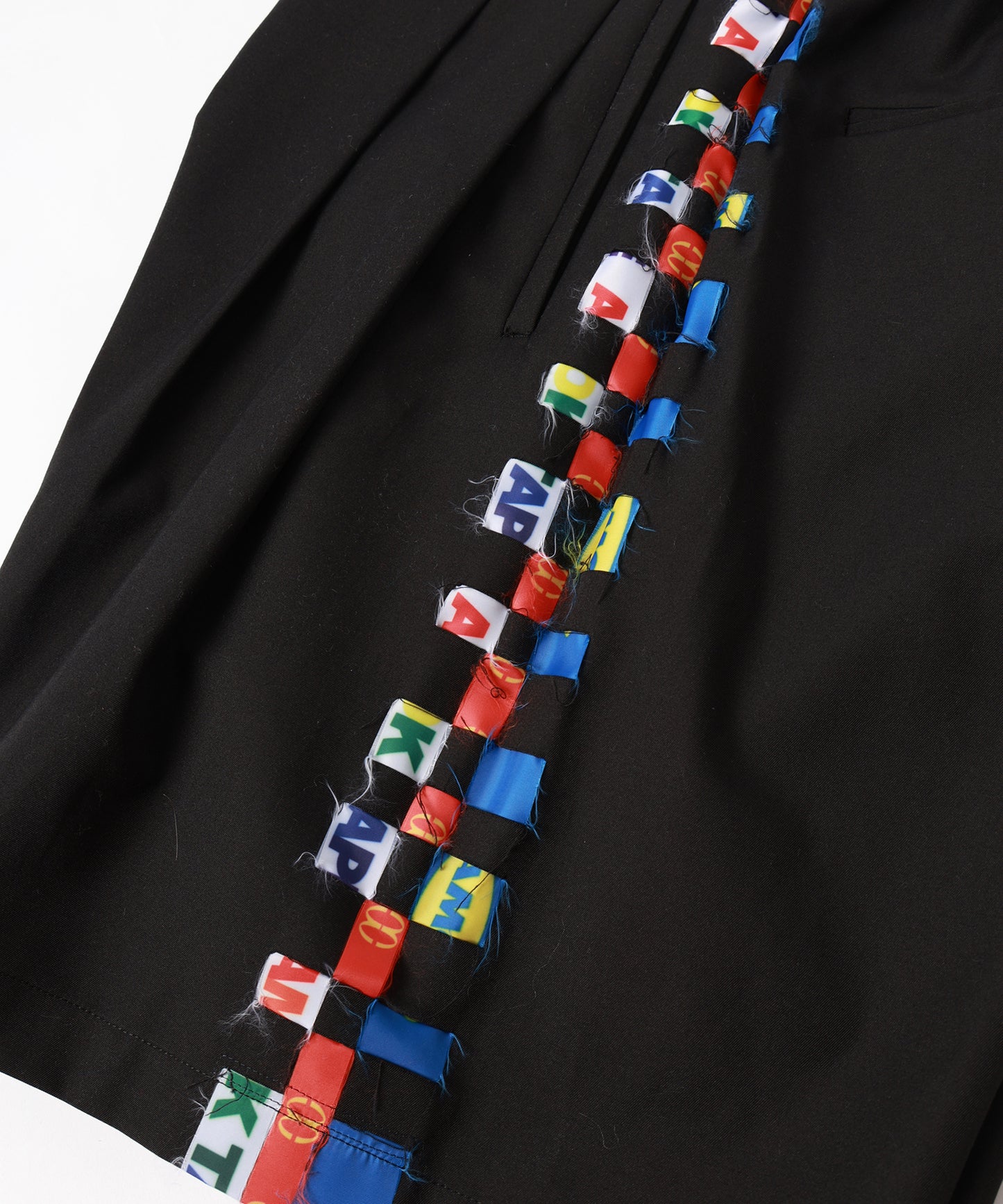 TAPE WEAVING SHORT PANTS