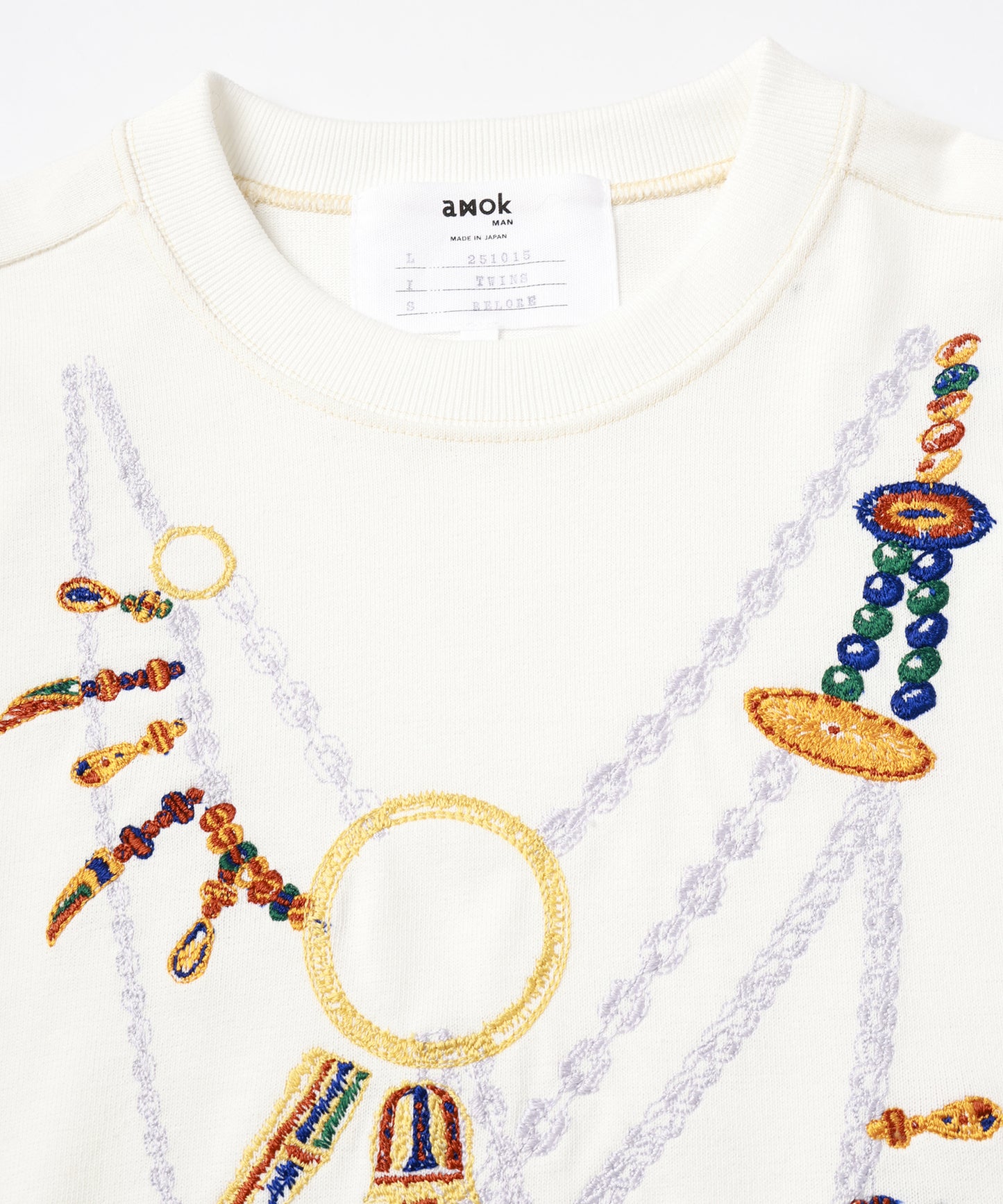AMULET EMBROIDERY TEE