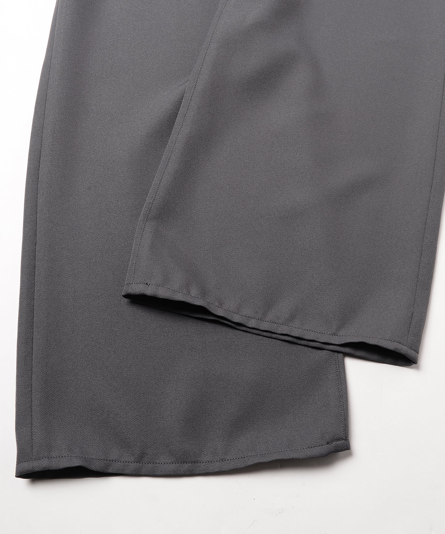 WIDE ONE TUCK STRAIGHT PANTS